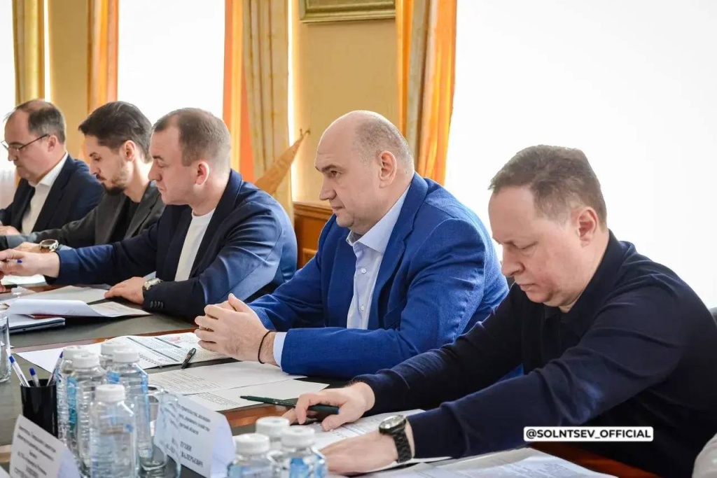 Губернатор Оренбуржья и замминистра транспорта РФ оценили темпы строительства нового аэровокзала Губернатор Оренбуржья и замминистра транспорта РФ оценили темпы строительства нового аэровокзала