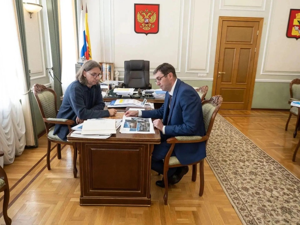 «Люблю Воронеж» по‑новому: Сергей Петрин рассказал о фотопроекте Андрея Парфёнова к 440‑летию города «Люблю Воронеж» по‑новому: Сергей Петрин рассказал о фотопроекте Андрея Парфёнова к 440‑летию города