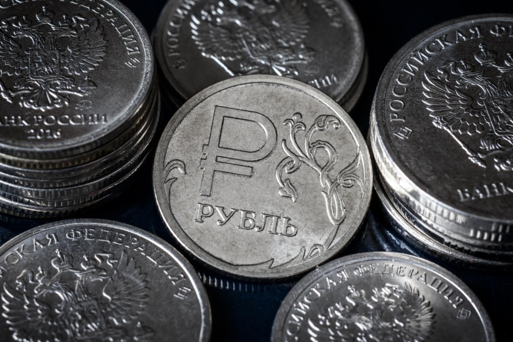 Шесть жителей Оренбургской области пойдут под суд за хищение нефтепродуктов на сумму более 124 миллионов рублей