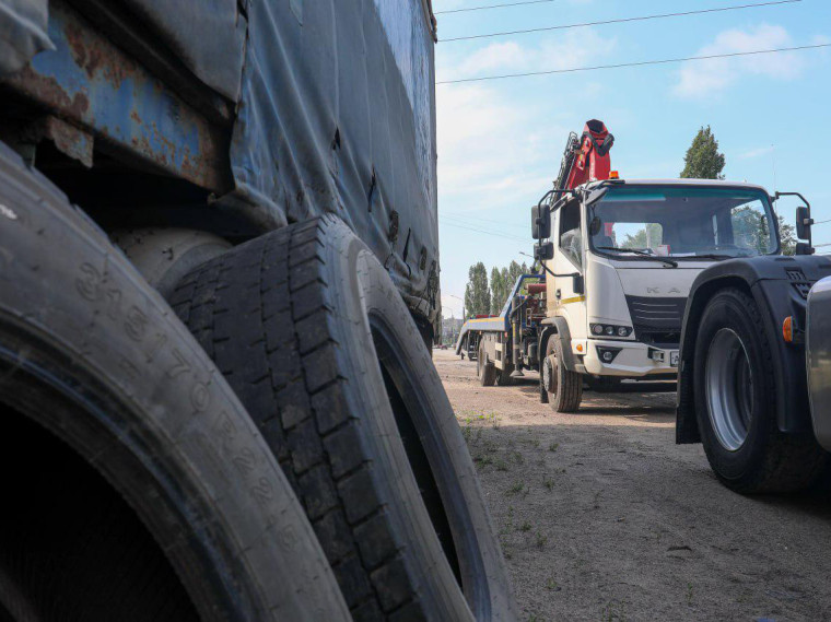 В Воронеже с начала текущего года эвакуировали с улиц более ста брошенных автомобилей