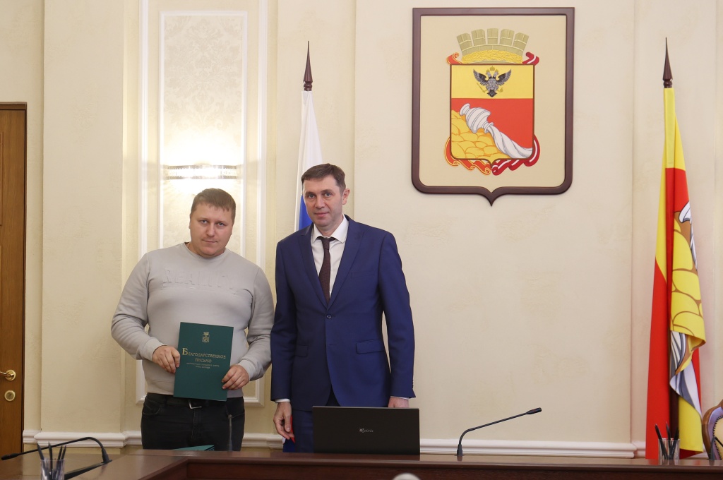 «Этот поступок заслуживает уважения»: мэр Воронежа поблагодарил коммунальщиков за помощь при тушении пожара