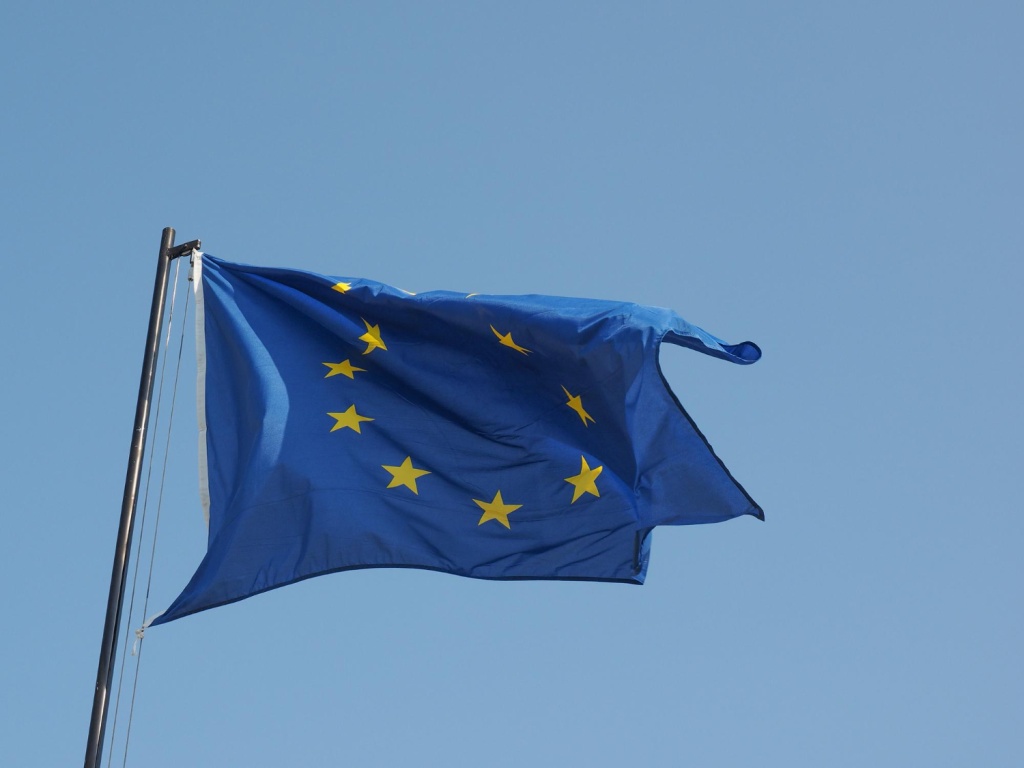 Инфляция в еврозоне впервые за три года опустилась ниже 2% Инфляция в еврозоне впервые за три года опустилась ниже 2%