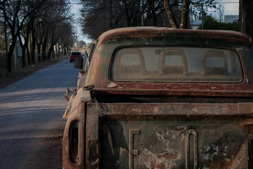 В июле с улиц Ульяновска убрали более 20 брошенных автомобилей В июле с улиц Ульяновска убрали более 20 брошенных автомобилей