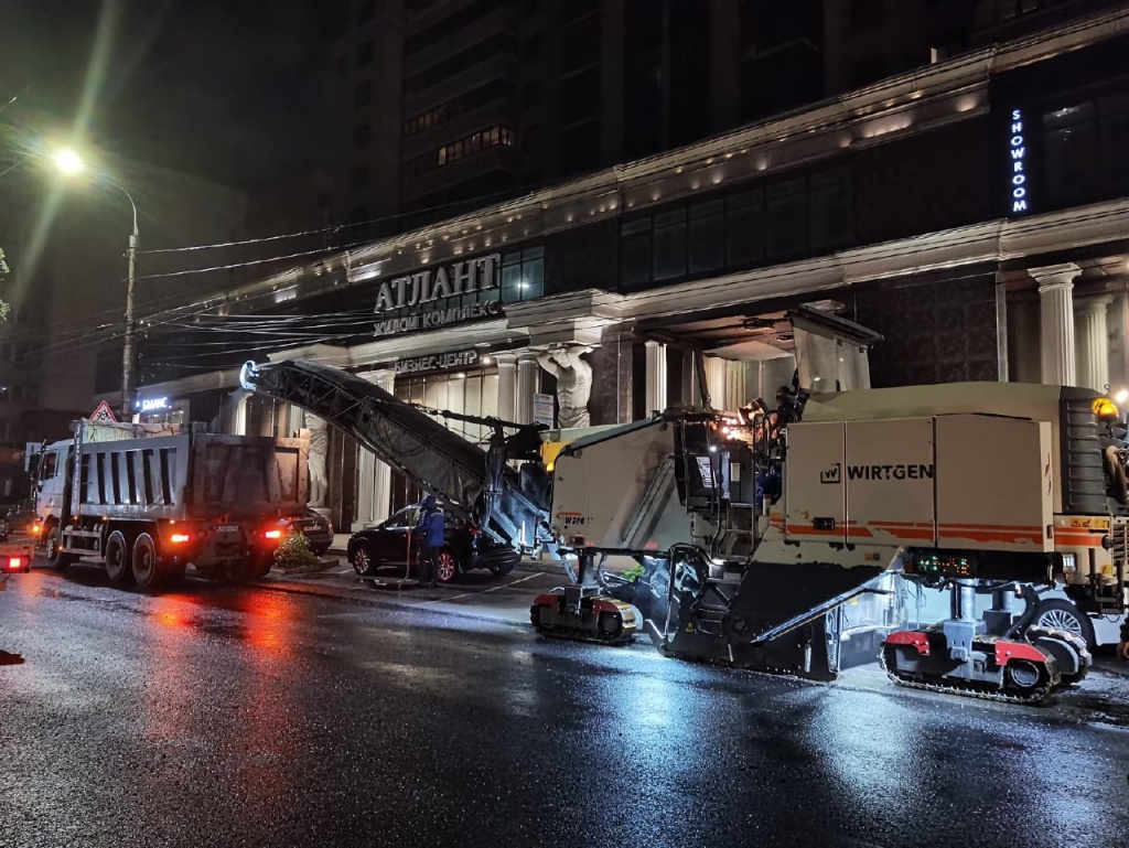 В Воронеже подрядчики приступили к укладыванию асфальта на дорогах в частном секторе