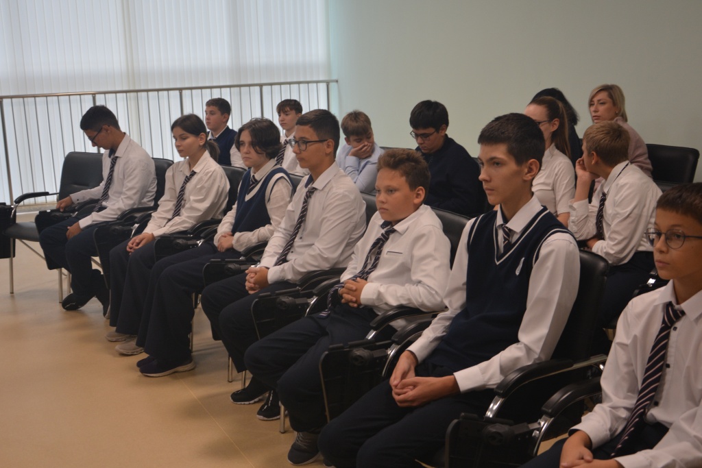 Депутат Воронежской гордумы Сергей Ковалев провёл встречу с учениками 106-й школы в День сердца