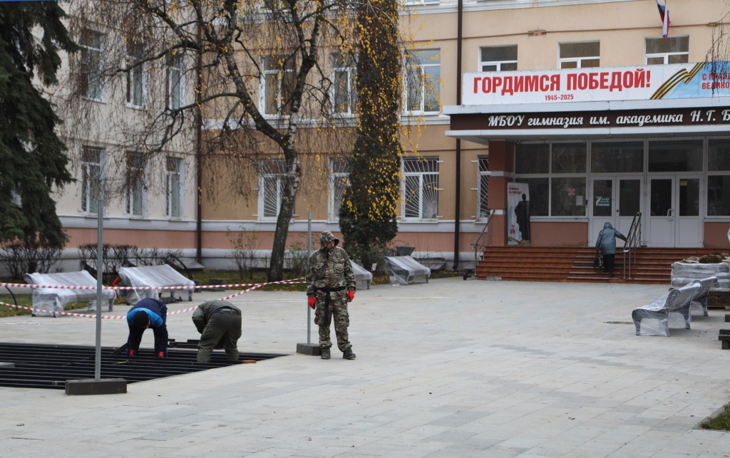 Мэр Воронежа рассказал о благоустройстве улицы Карла Маркса: на участке от проспекта Революции до улицы Фридриха Энгельса установили малые архитектурные формы в дореволюционном стиле