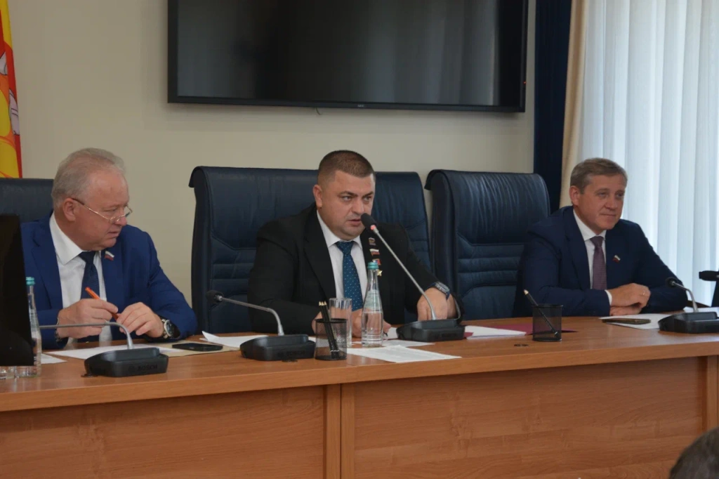 Трёх новых почётных граждан Воронежа выбрали на заседании городской Думы Трёх новых почётных граждан Воронежа выбрали на заседании городской Думы