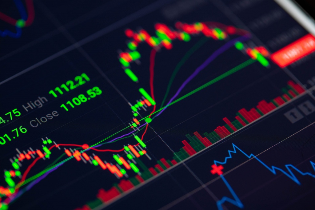 Акции Сбера на Мосбирже упали на 10% Акции Сбера на Мосбирже упали на 10%