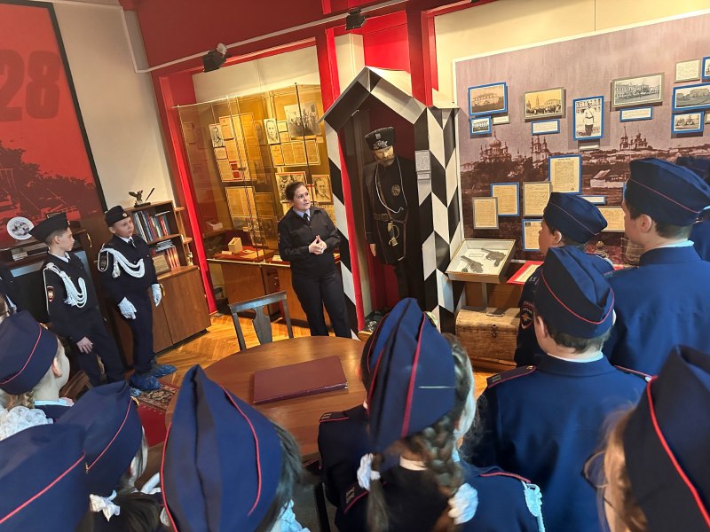 Полицейские Мордовии пригласили к себе на экскурсию кадетов из Краснослободска