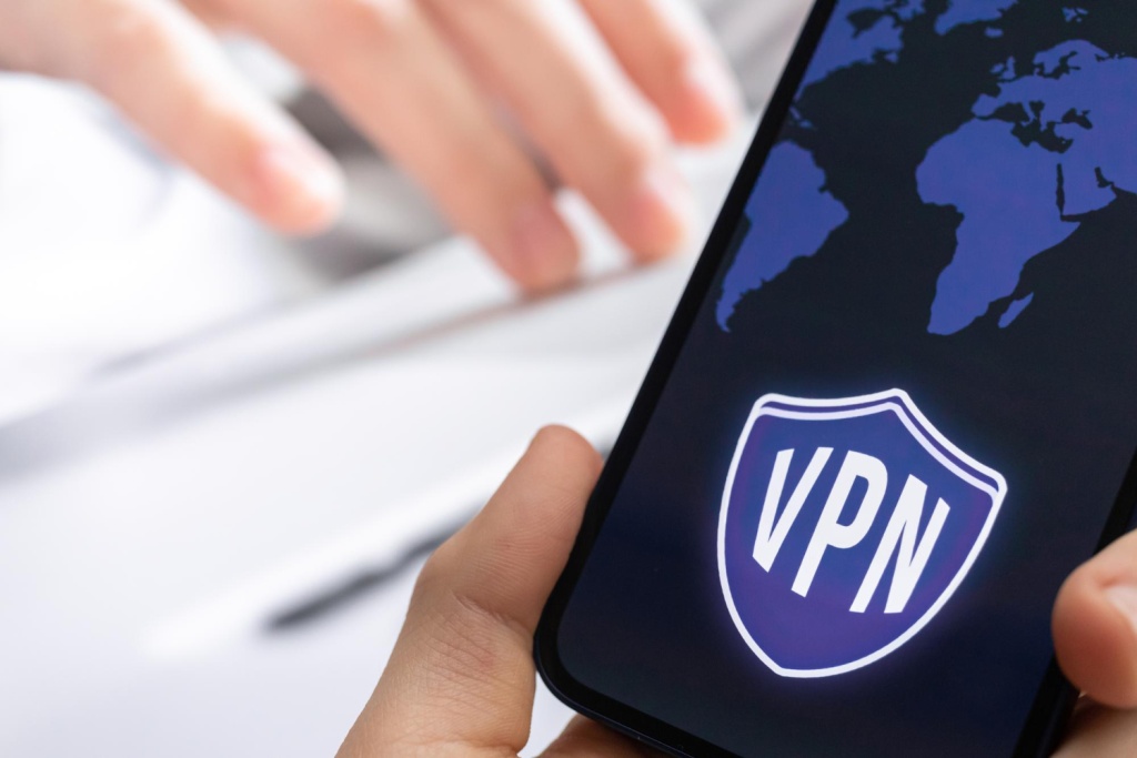 Минцифры прорабатывает меры по сокращению использования VPN в России