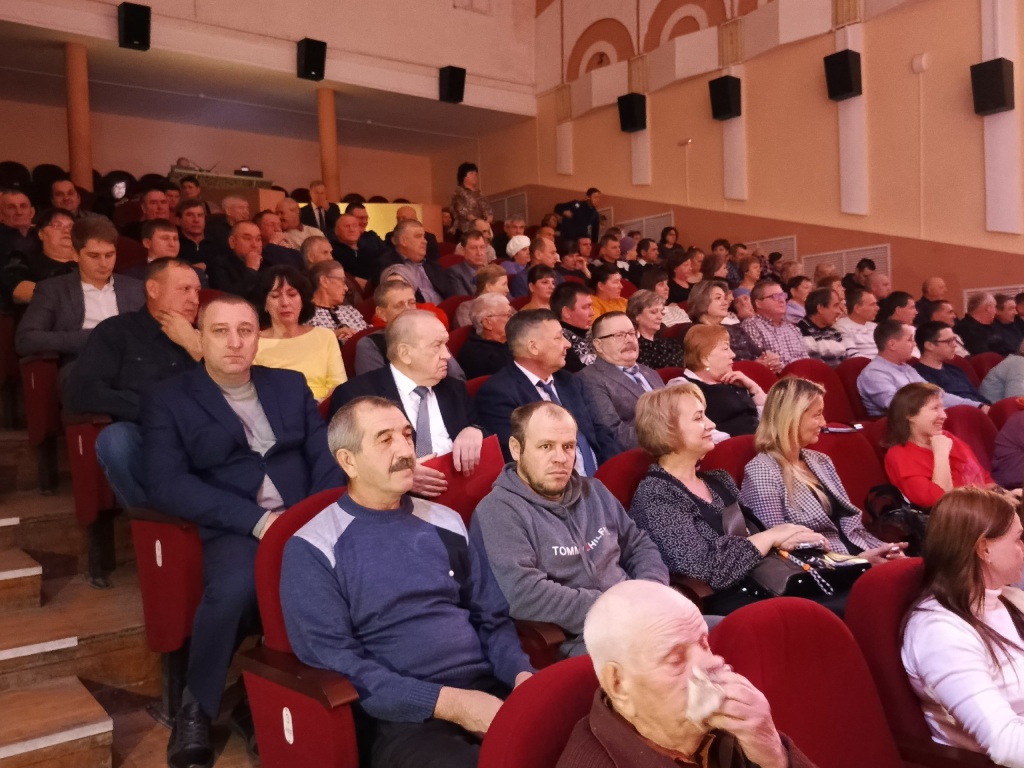 Председатель Заксобрания Ульяновской области Валерий Малышев поздравил сельхозработников Майнского района с выдающимися достижениями